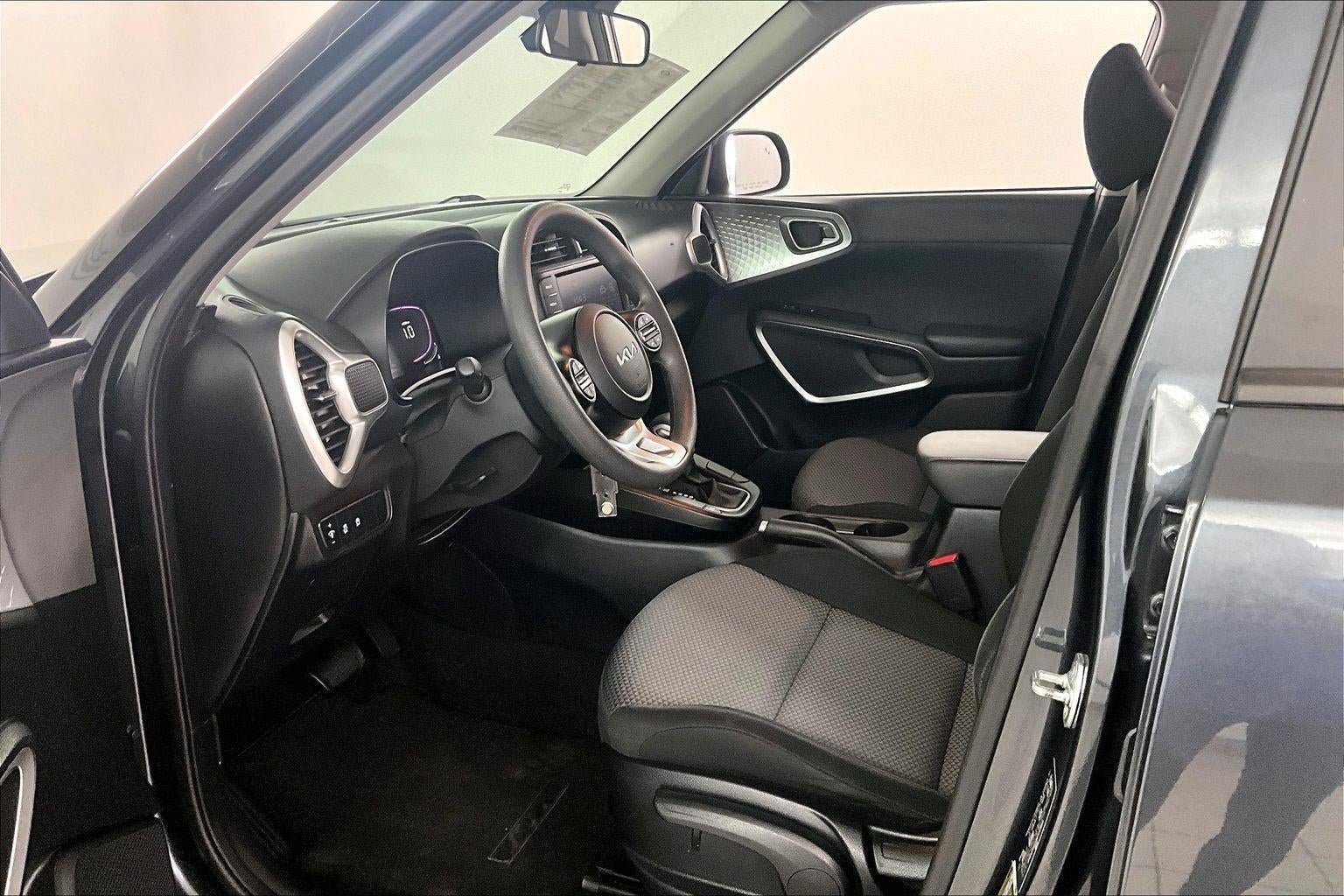 Used 2024 Kia Soul LX w/ Option Group 015 image 17