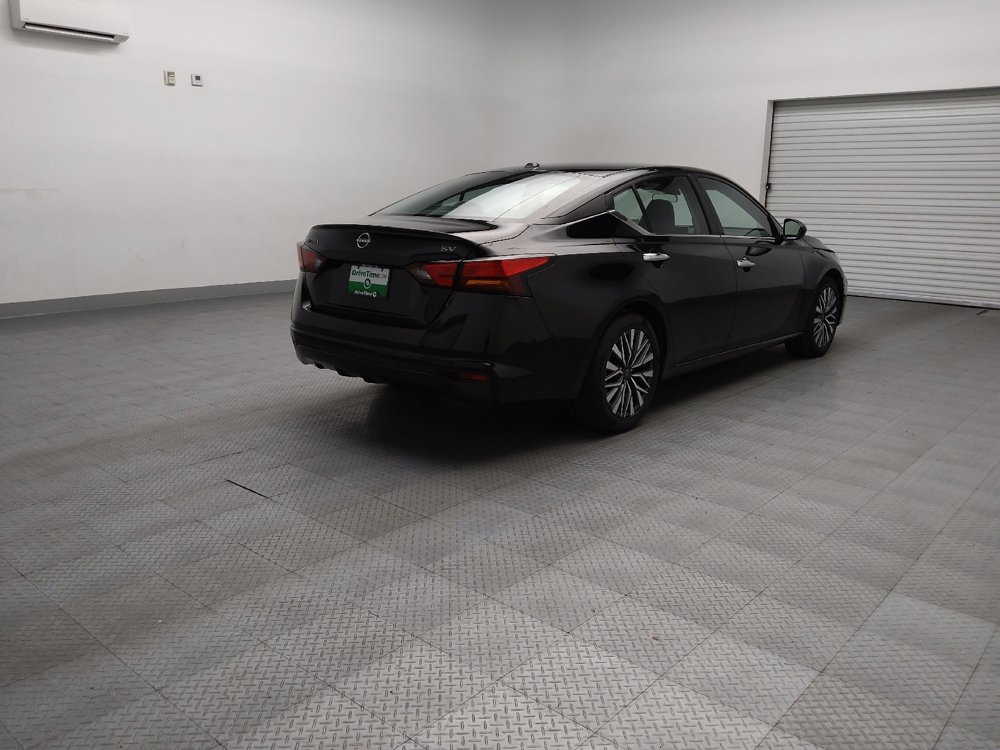 Used 2024 Nissan Altima 2.5 SV image 9