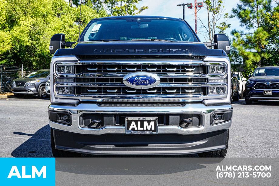 Used 2023 Ford F350 Lariat image 9