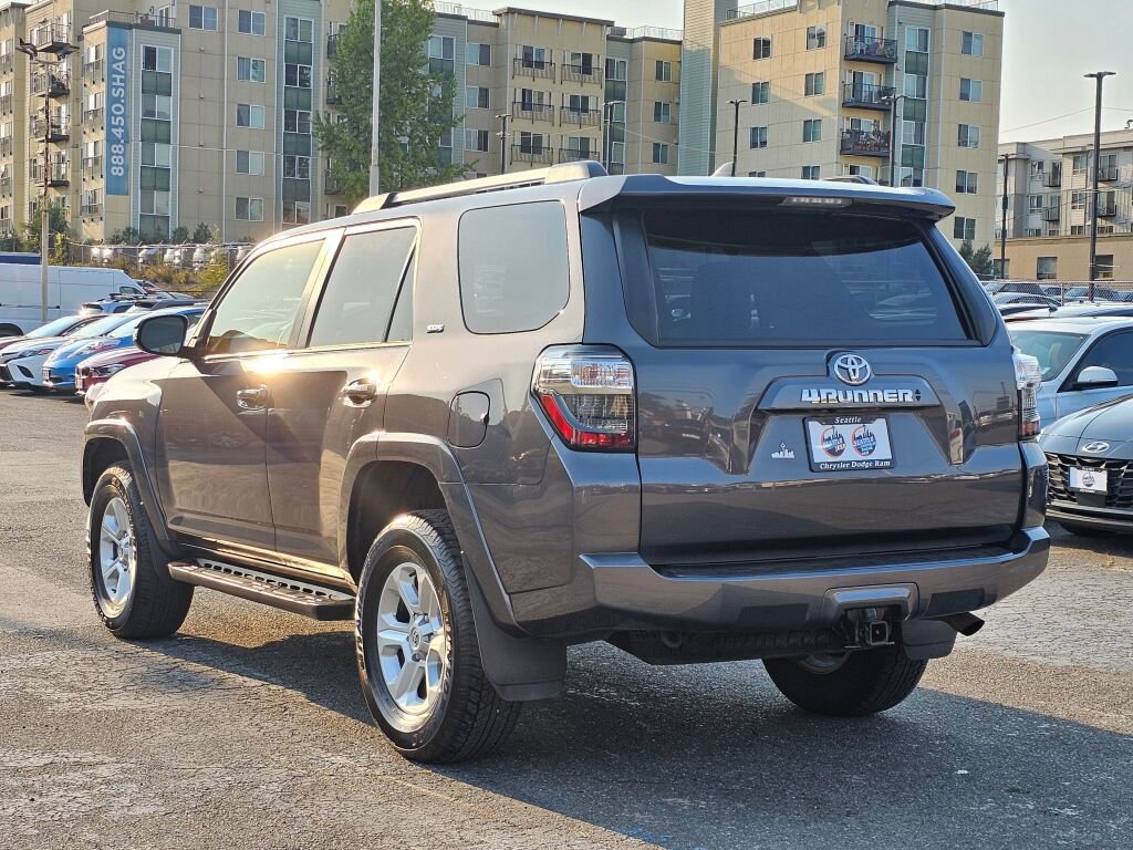 Used 2022 Toyota 4Runner SR5 Premium image 6