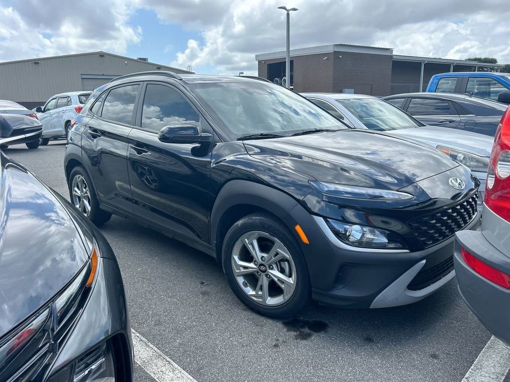 Used 2023 Hyundai Kona SEL w/ Cargo Package FWD image 6