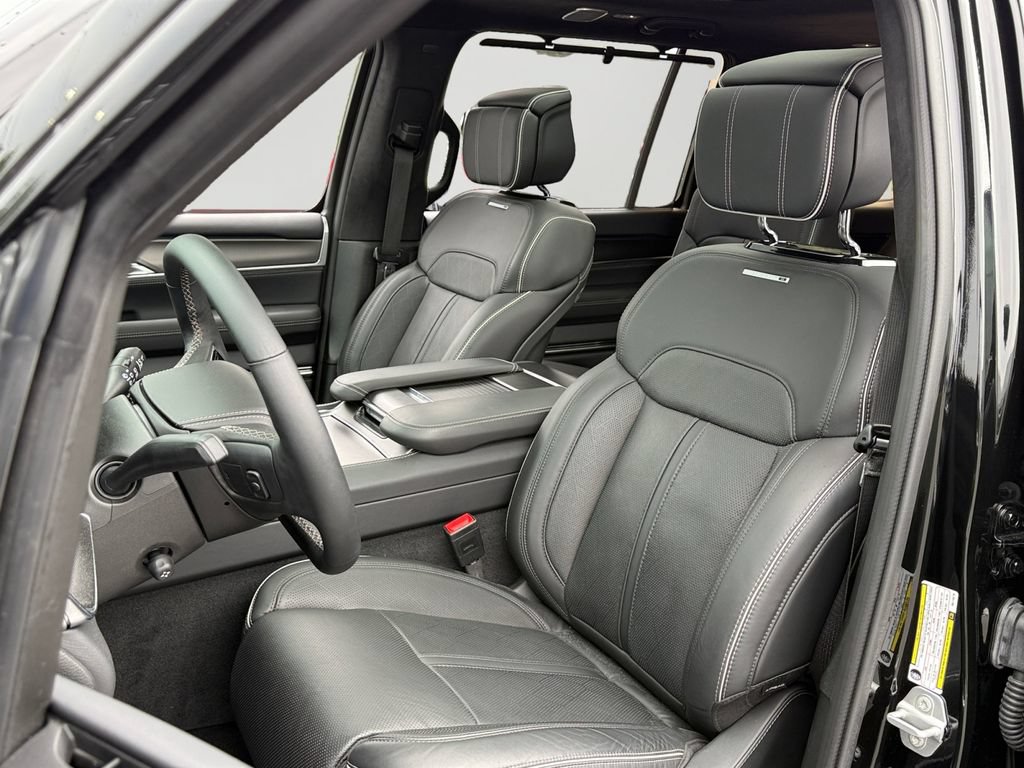 Used 2024 Jeep Grand Wagoneer Series II Obsidian w/ Quick Order Packagew 28T AWD/4WD image 18