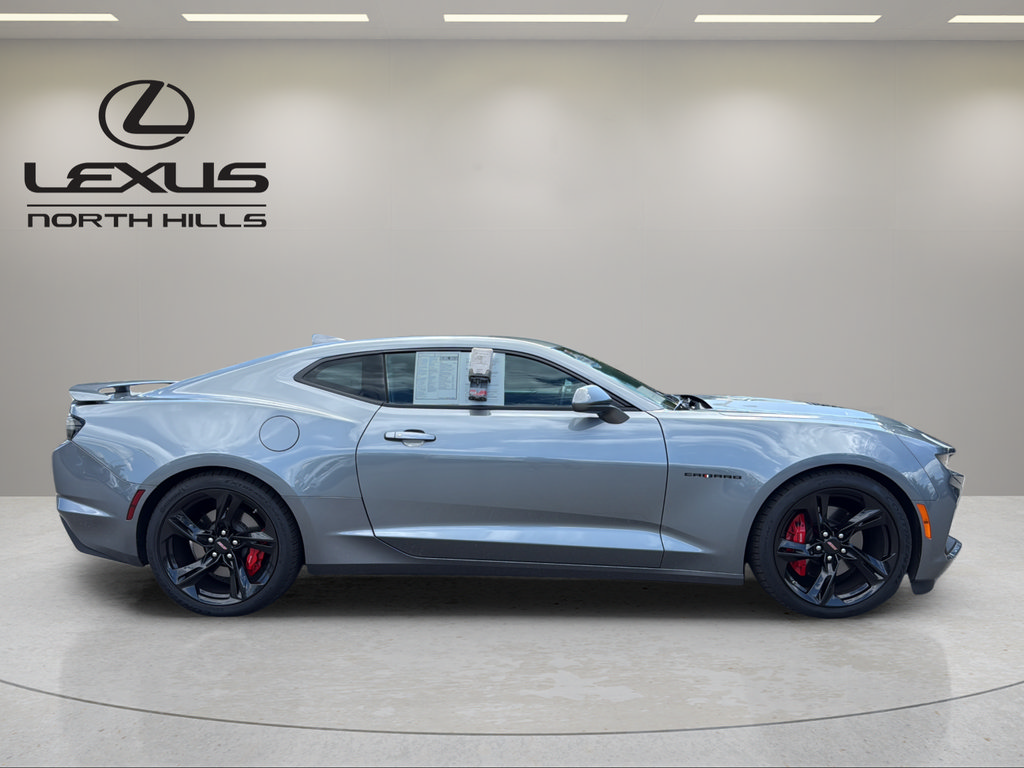 Used 2020 Chevrolet Camaro SS RWD image 5