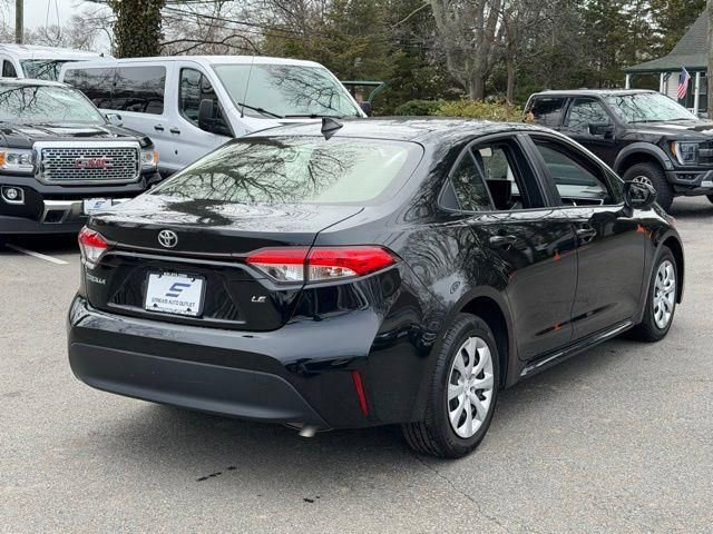 Used 2023 Toyota Corolla LE w/ Carpet Mat Package (TMS) FWD image 8