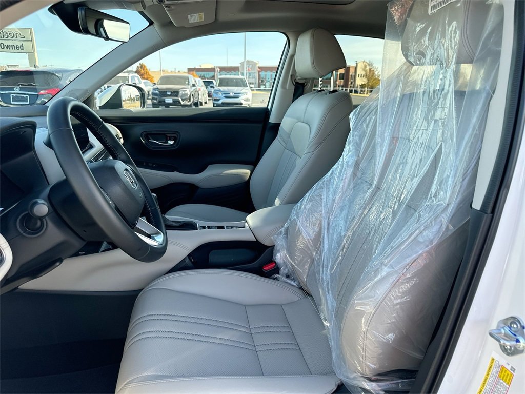 Used 2026 Honda HR-V EX-L image 11
