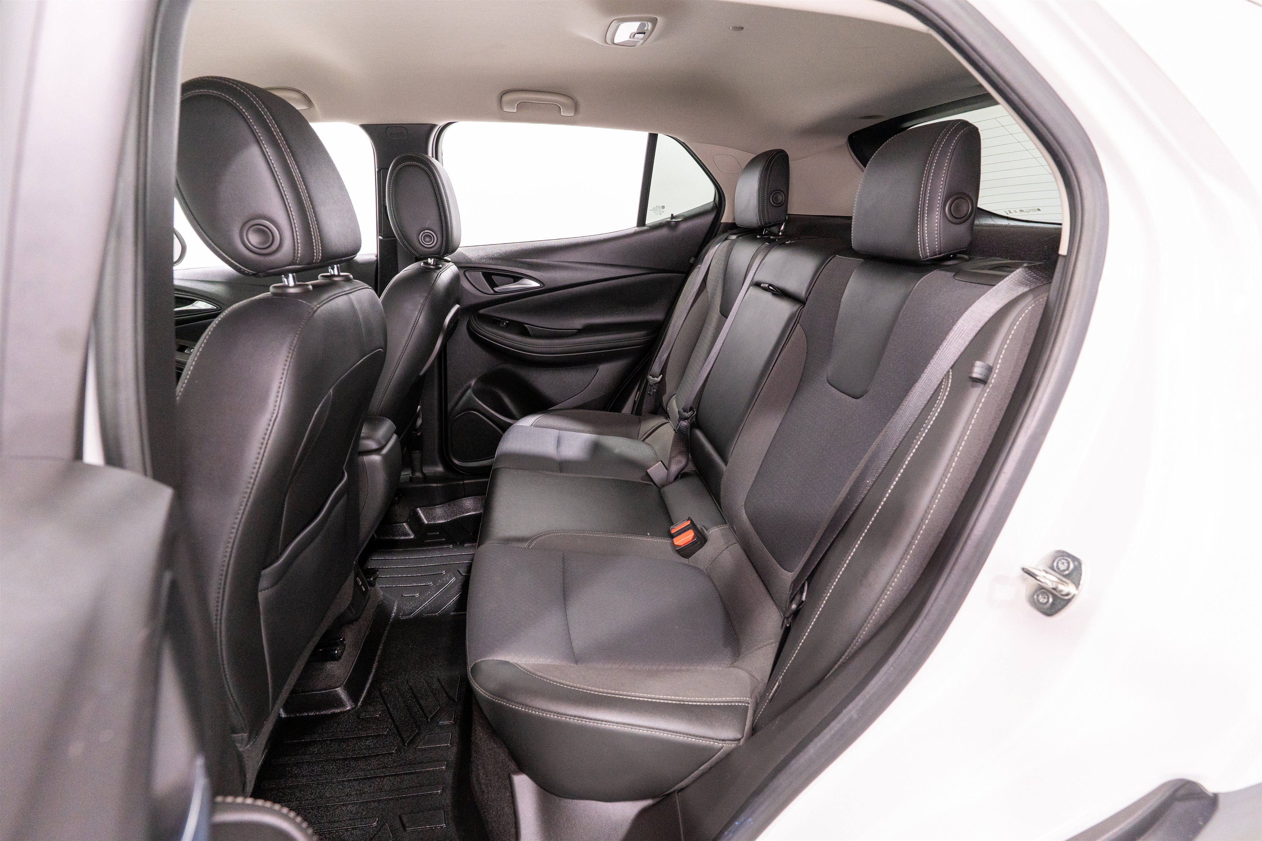 Used 2021 Buick Encore GX Select FWD image 32