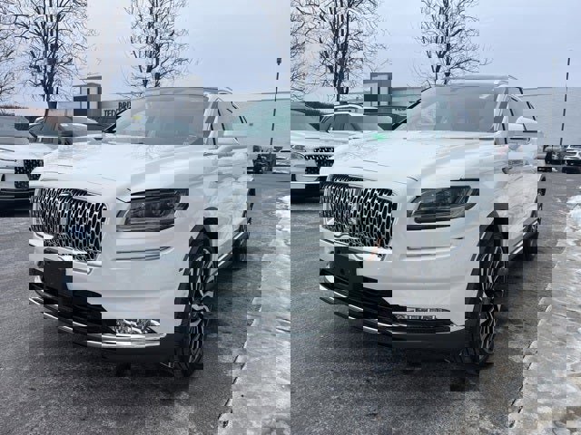 Used 2022 Lincoln Nautilus Black Label w/ Class II Trailer Tow Package image 3