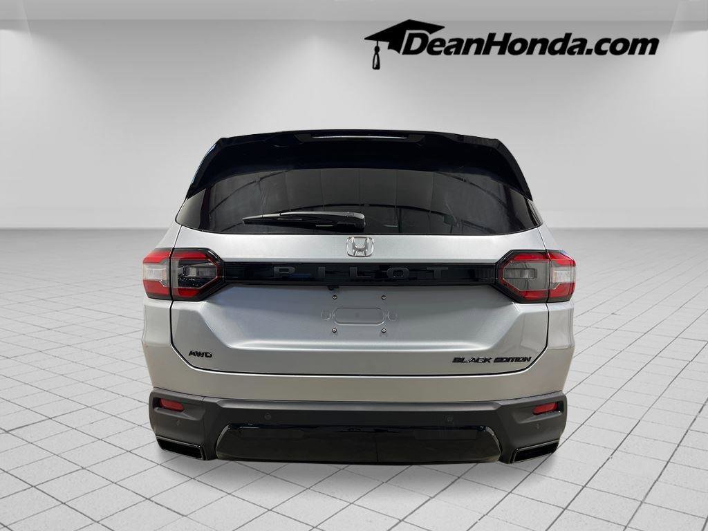 New 2026 Honda Pilot Black Edition image 4