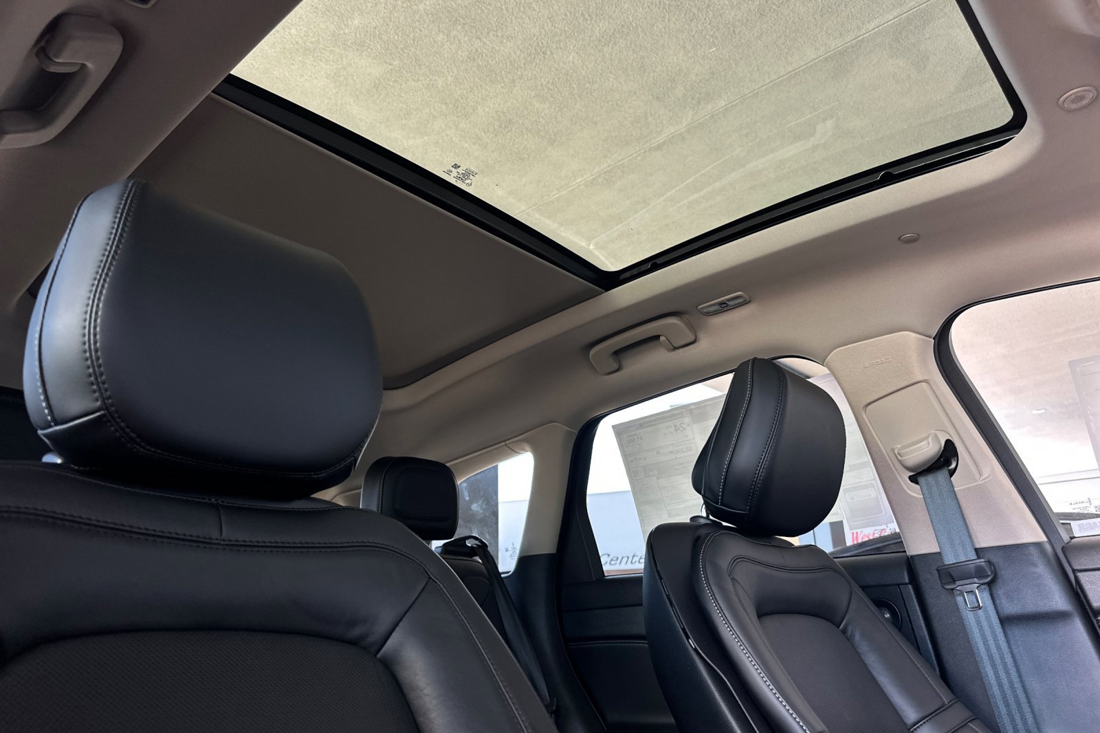 New 2025 Lincoln Corsair Reserve w/ Equipment Group 202A image 16