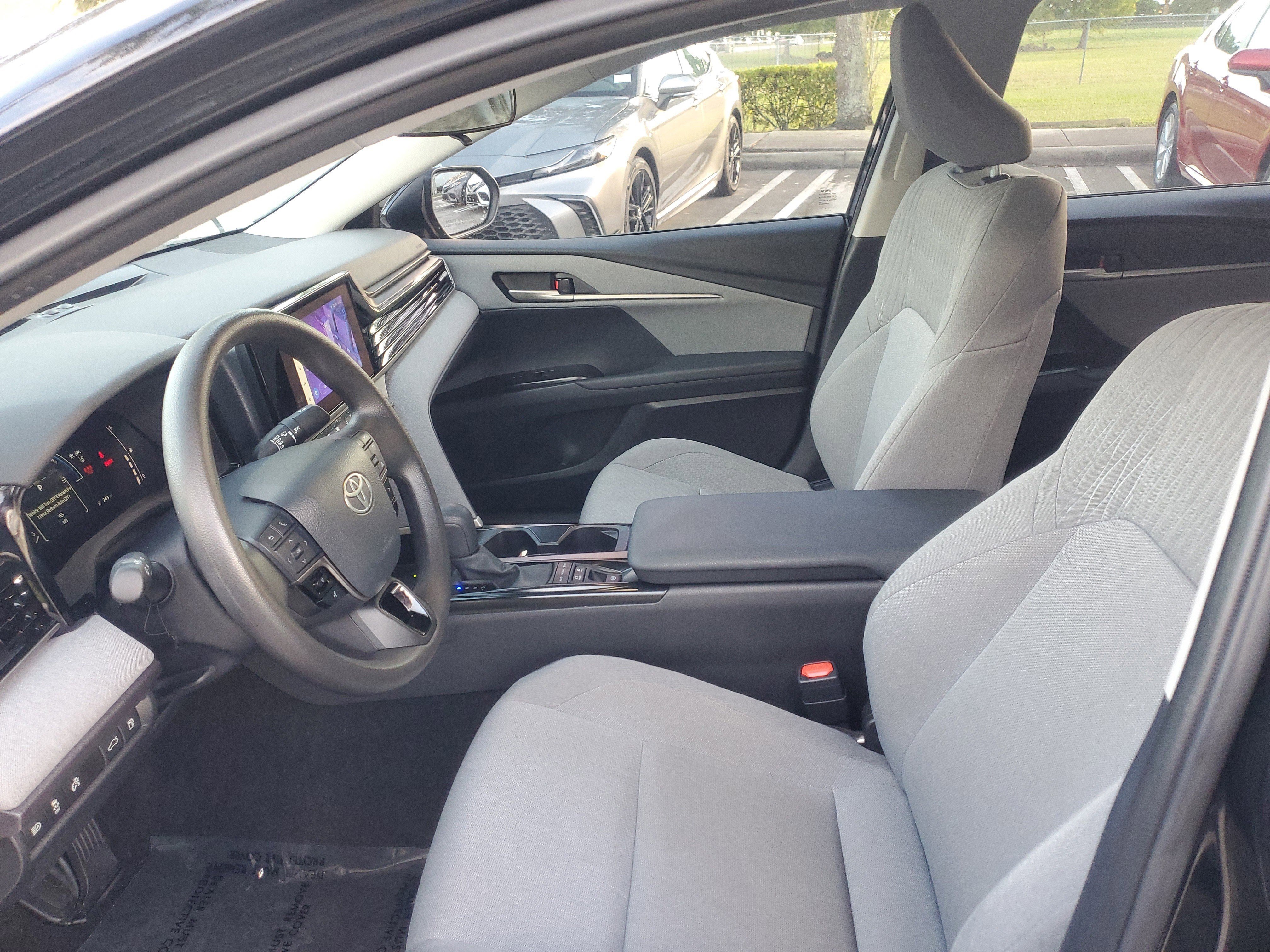 Used 2025 Toyota Camry LE image 15