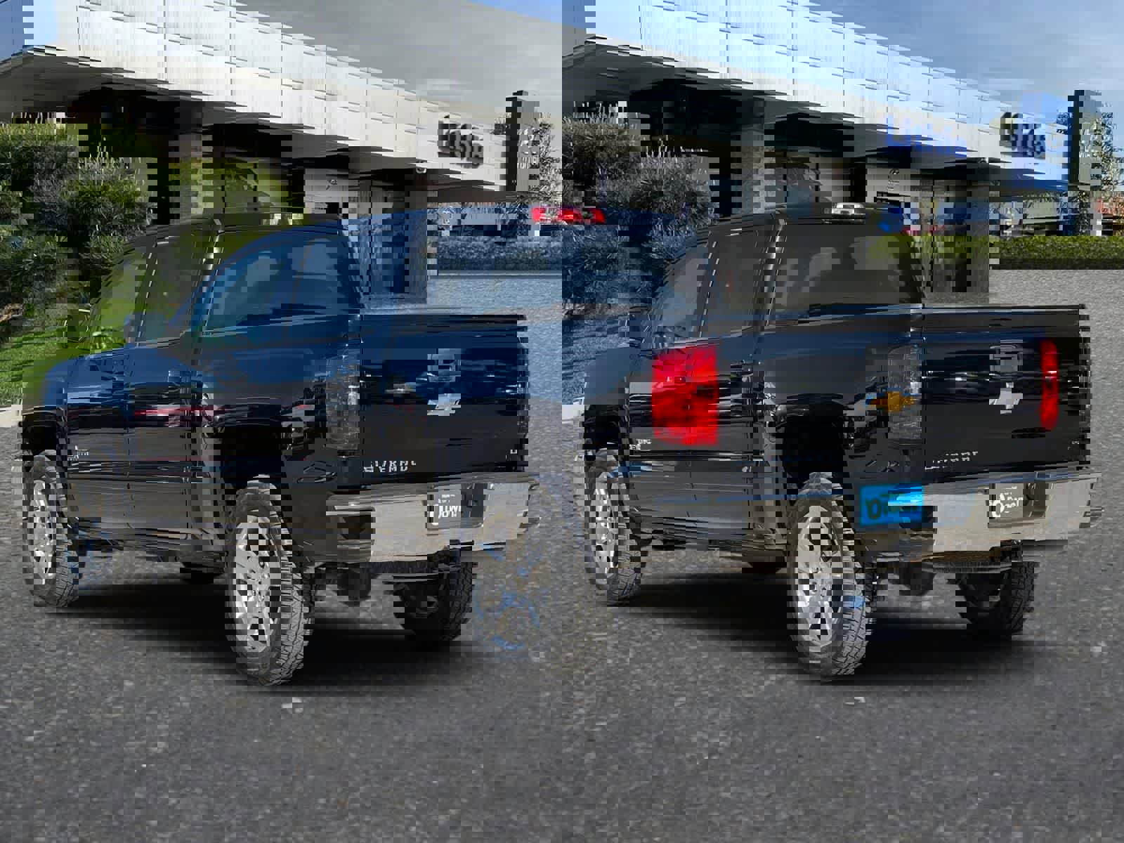 Used 2018 Chevrolet Silverado 1500 LT w/ Texas Edition RWD image 7