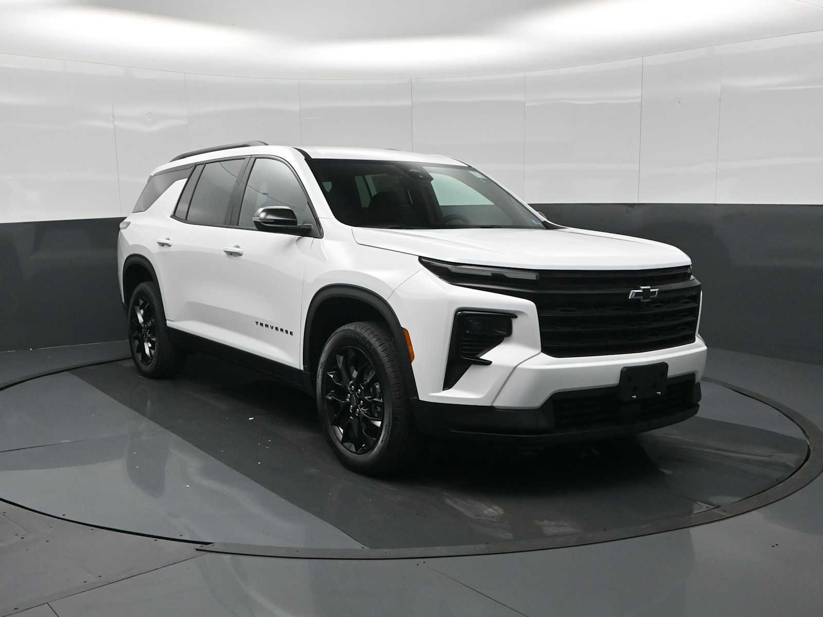 New 2026 Chevrolet Traverse LT image 2