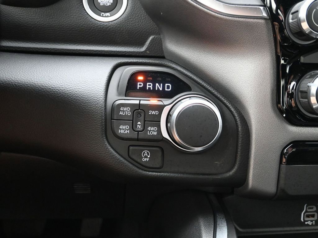 New 2026 RAM 1500 4x4 Crew Cab image 18