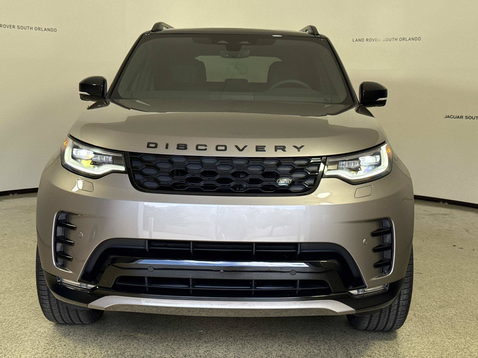 New 2026 Land Rover Discovery Dynamic SE AWD/4WD image 8