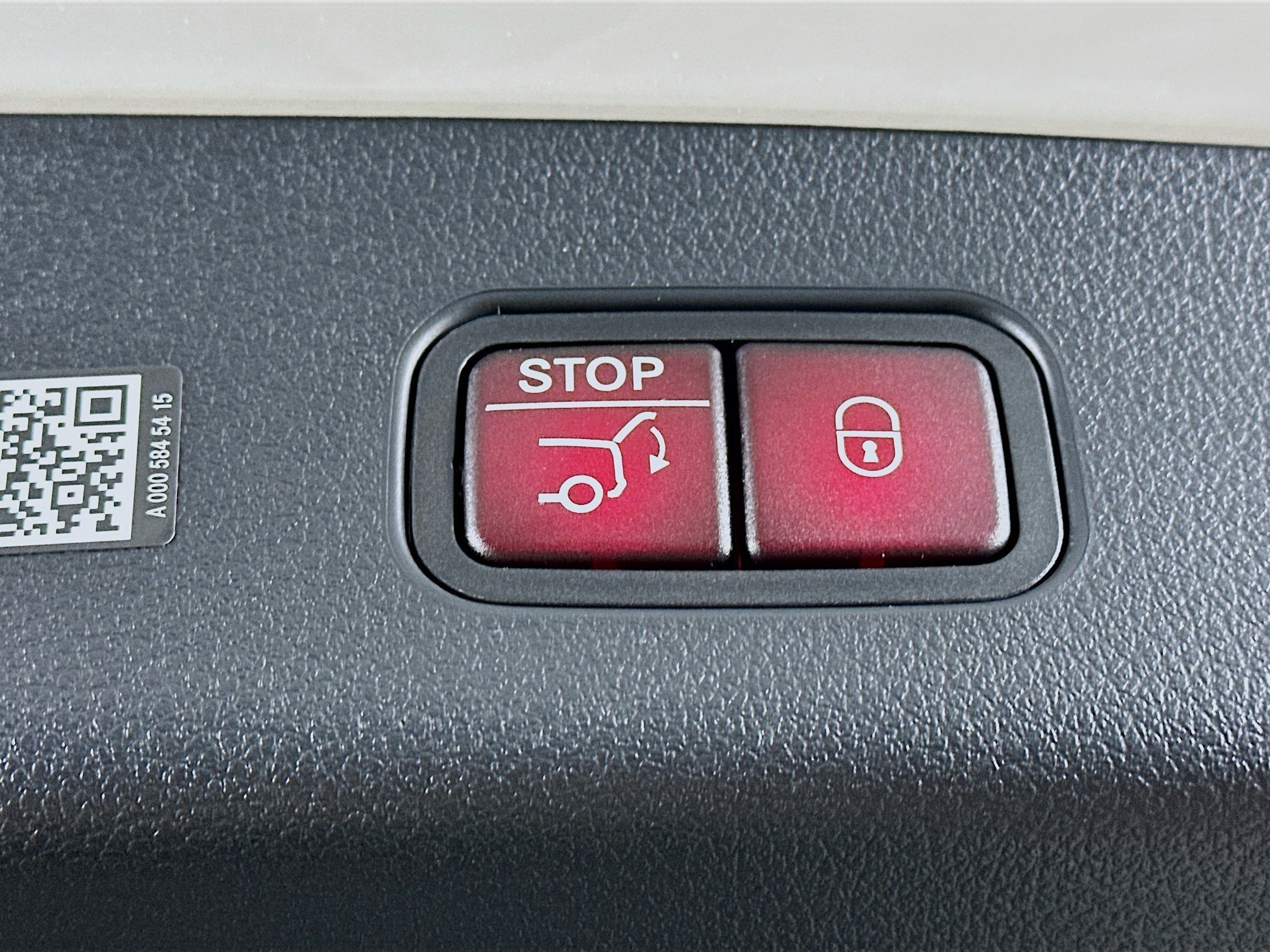 Used 2026 Mercedes-Benz GLC 300 4MATIC image 33