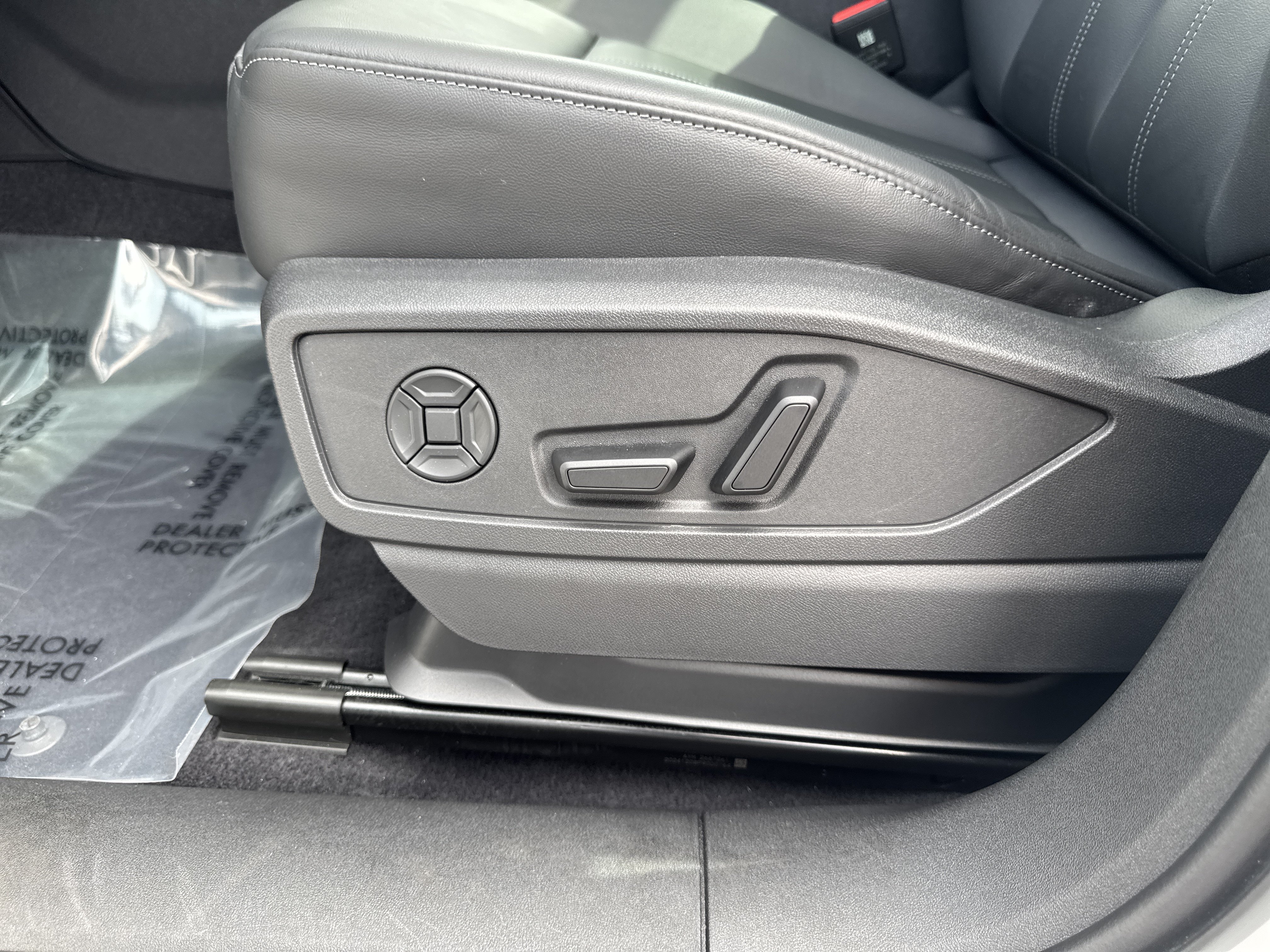 Certified 2025 Audi Q5 Premium w/ Convenience Package AWD/4WD image 24
