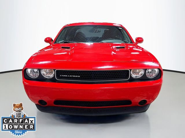 Used 2014 Dodge Challenger SXT RWD image 3