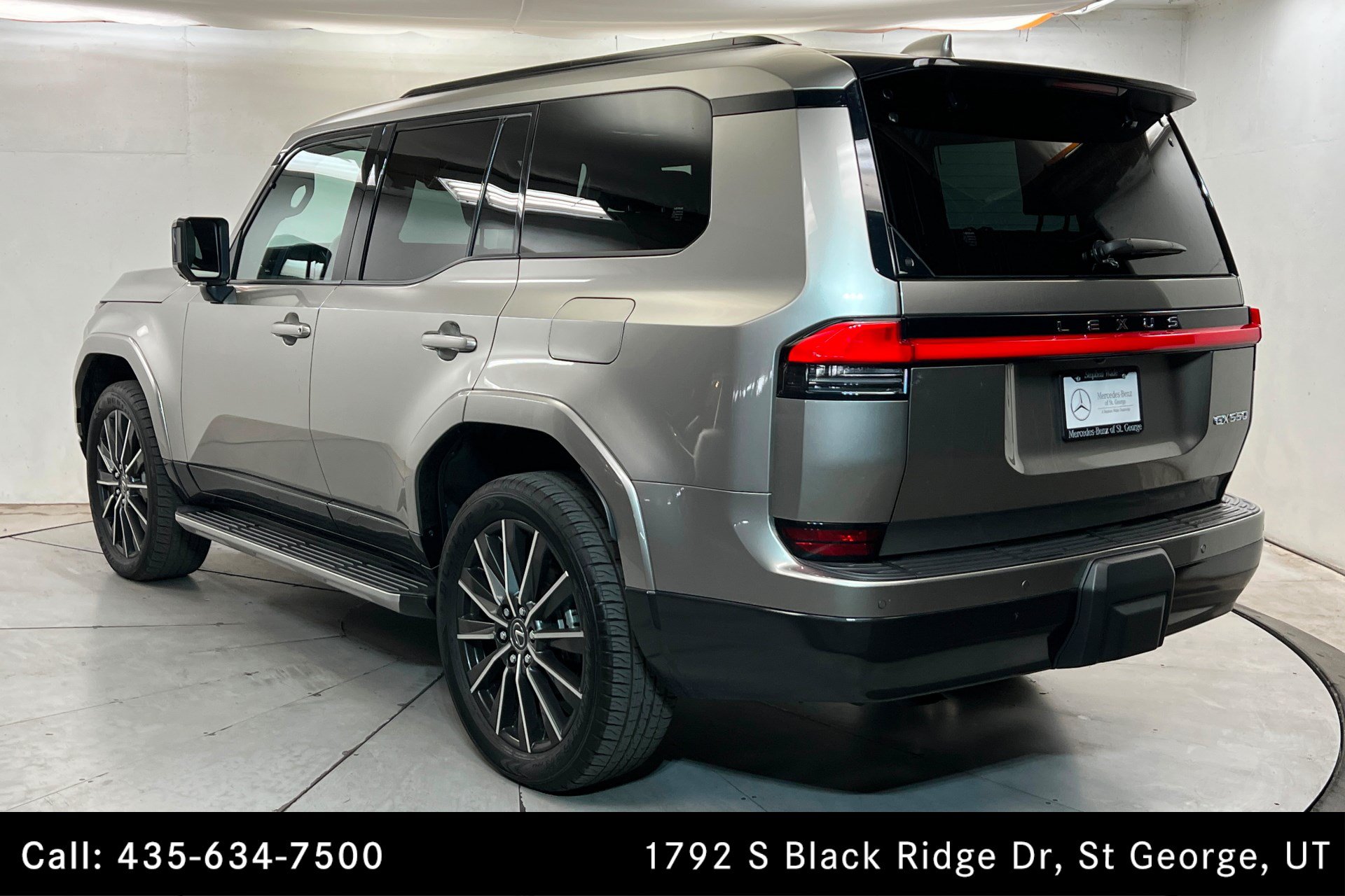 Used 2024 Lexus GX 550 w/ Accessory Package (Z1) AWD/4WD image 3