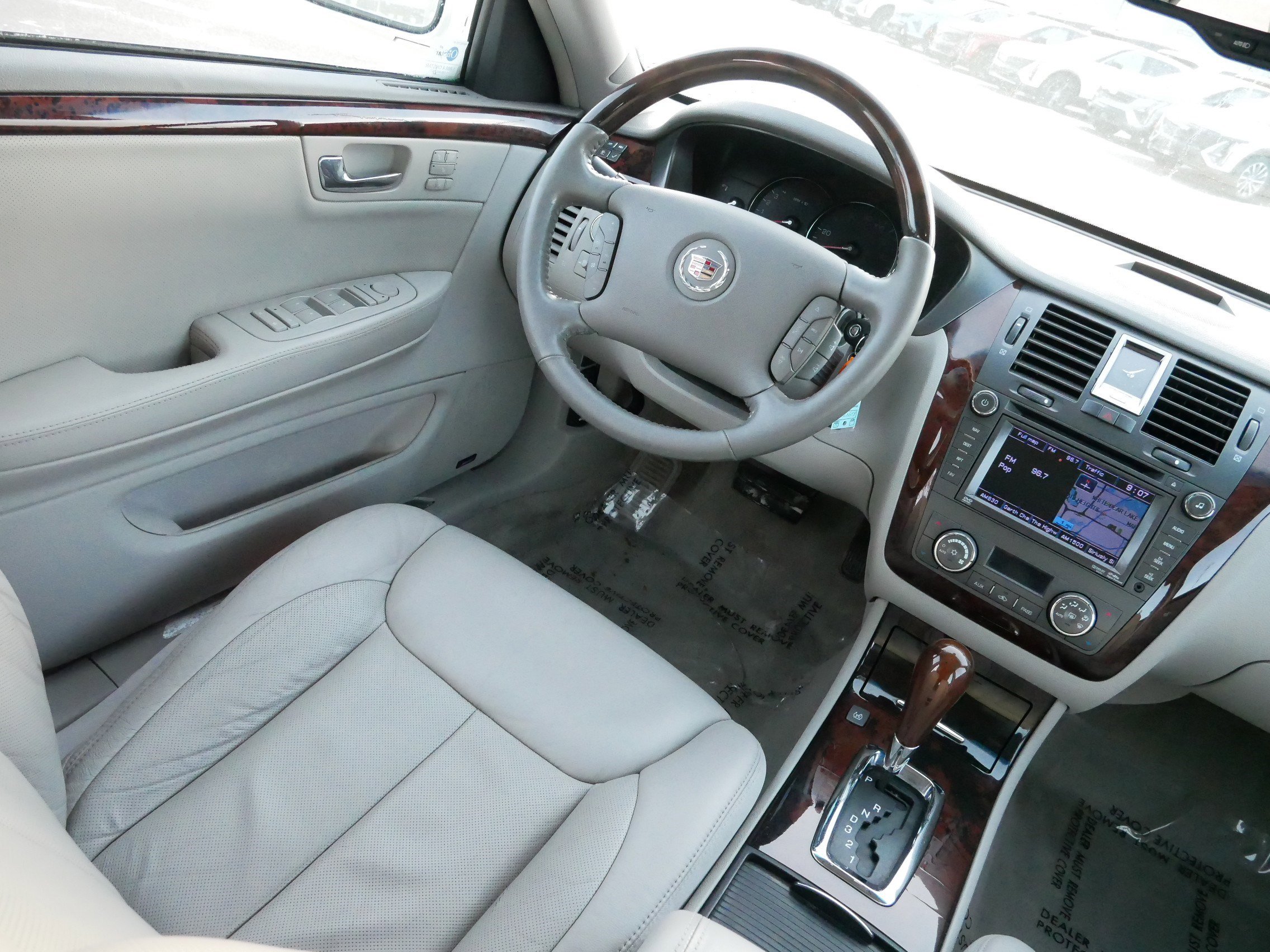 Used 2011 Cadillac DTS Premium image 9