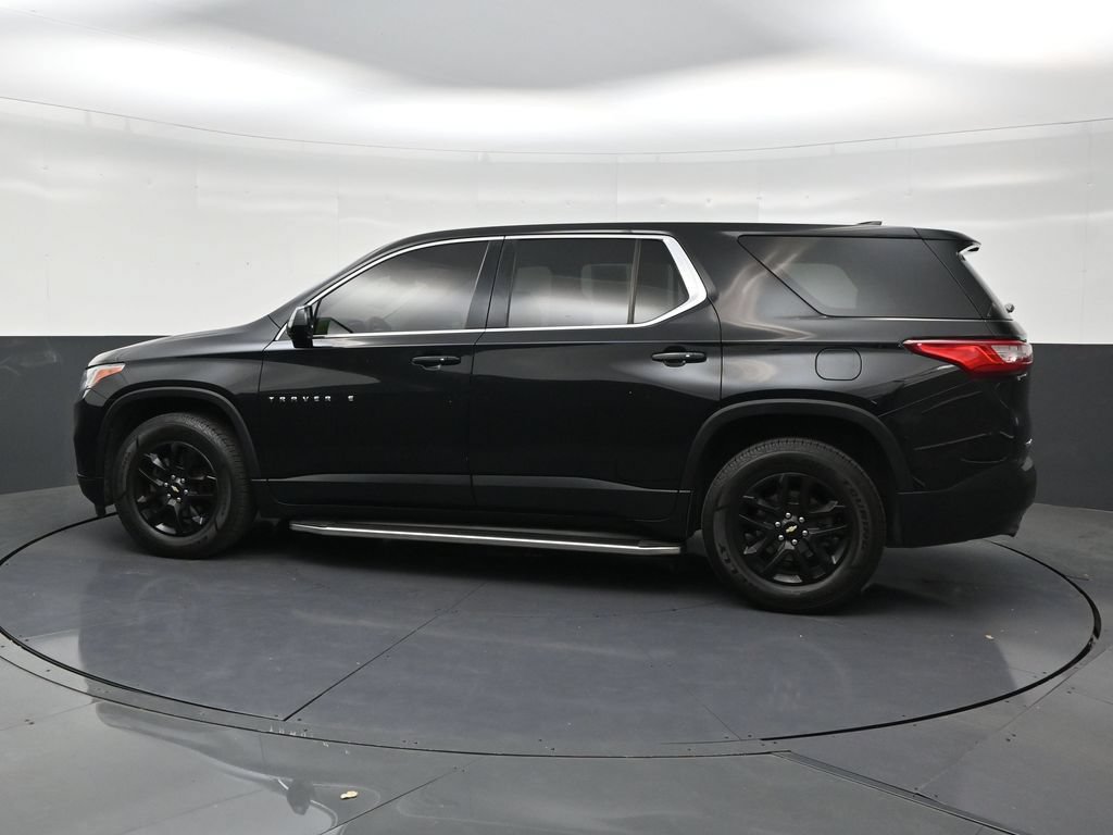 Used 2020 Chevrolet Traverse LS FWD image 2