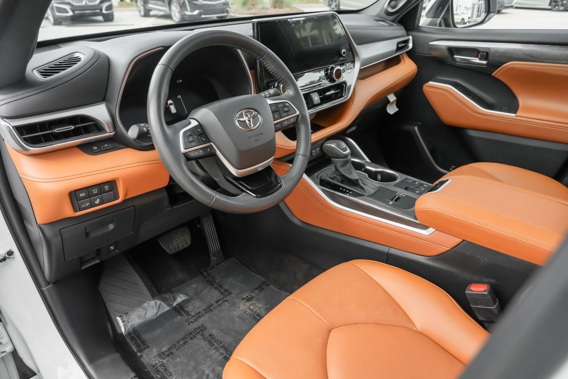 Used 2024 Toyota Highlander Platinum image 6