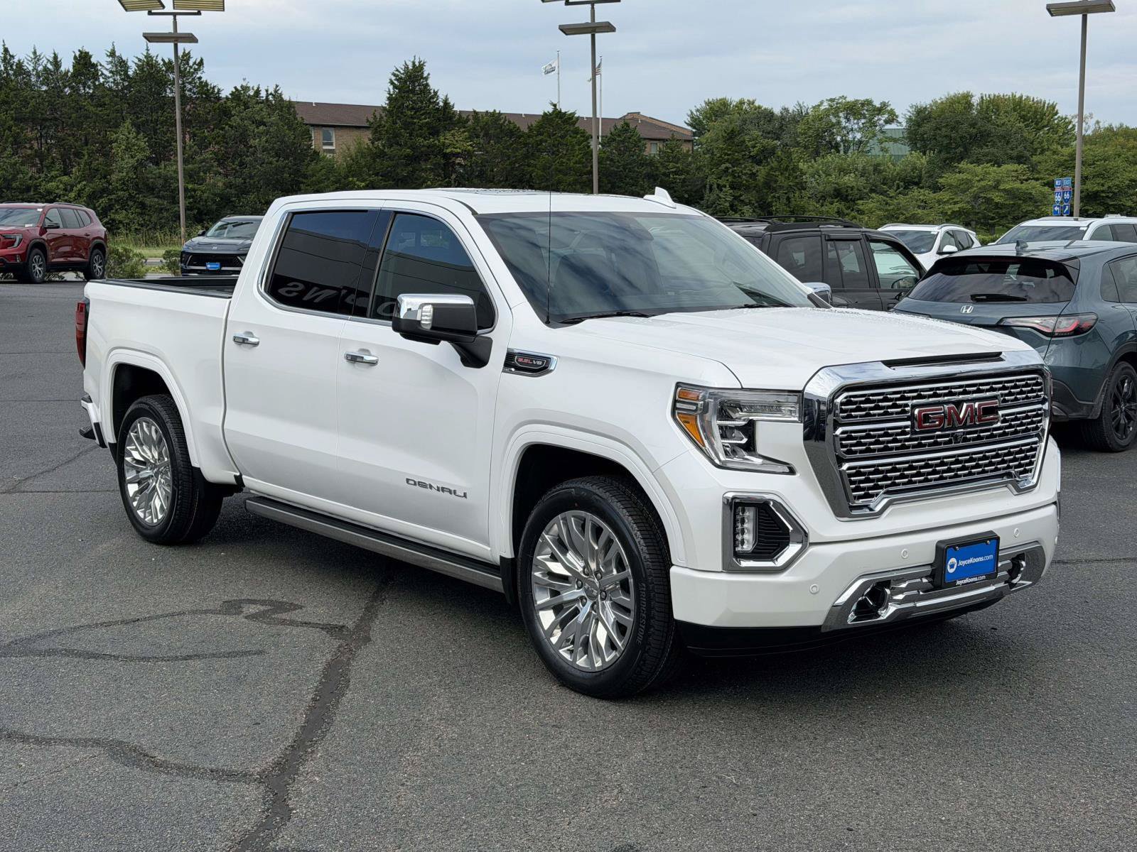 Used 2019 GMC Sierra 1500 Denali w/ Denali Ultimate Package AWD/4WD image 1
