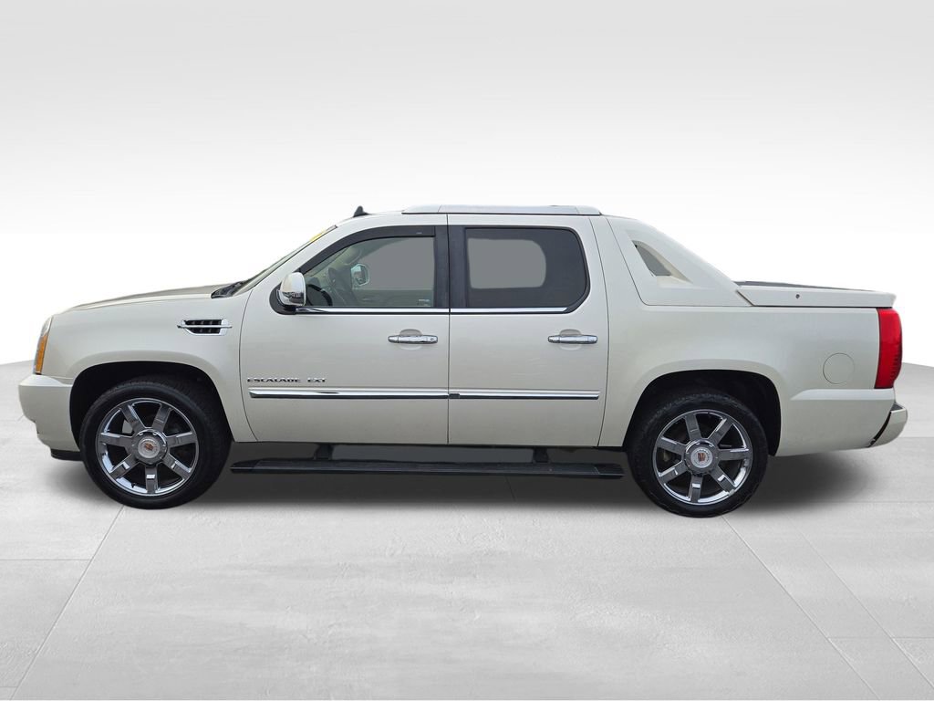Used 2013 Cadillac Escalade EXT Premium image 2