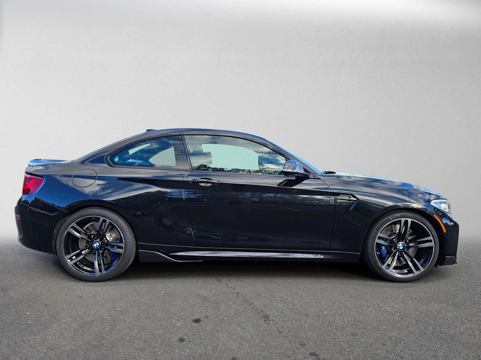 Used 2017 BMW M2 RWD image 2