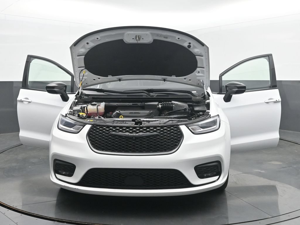 Used 2025 Chrysler Pacifica Limited FWD image 58
