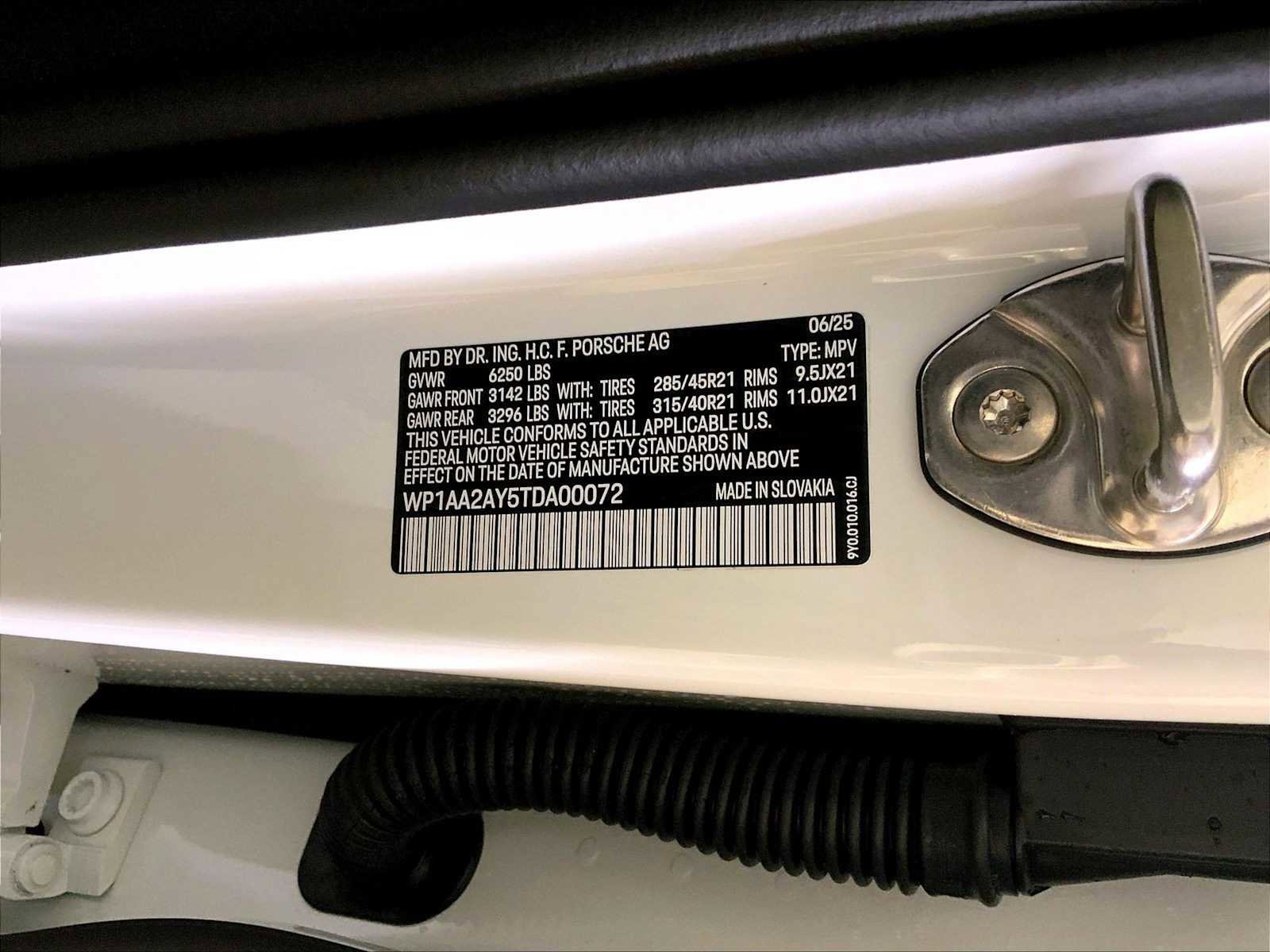 New 2026 Porsche Cayenne image 23