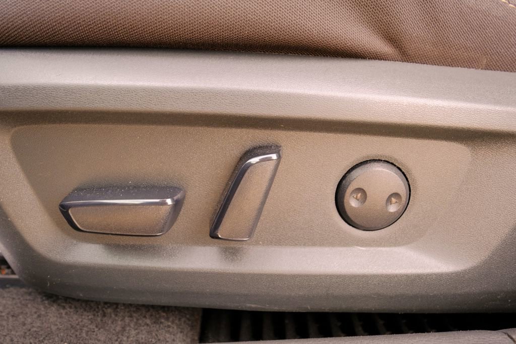 Used 2023 Nissan Rogue SV image 40