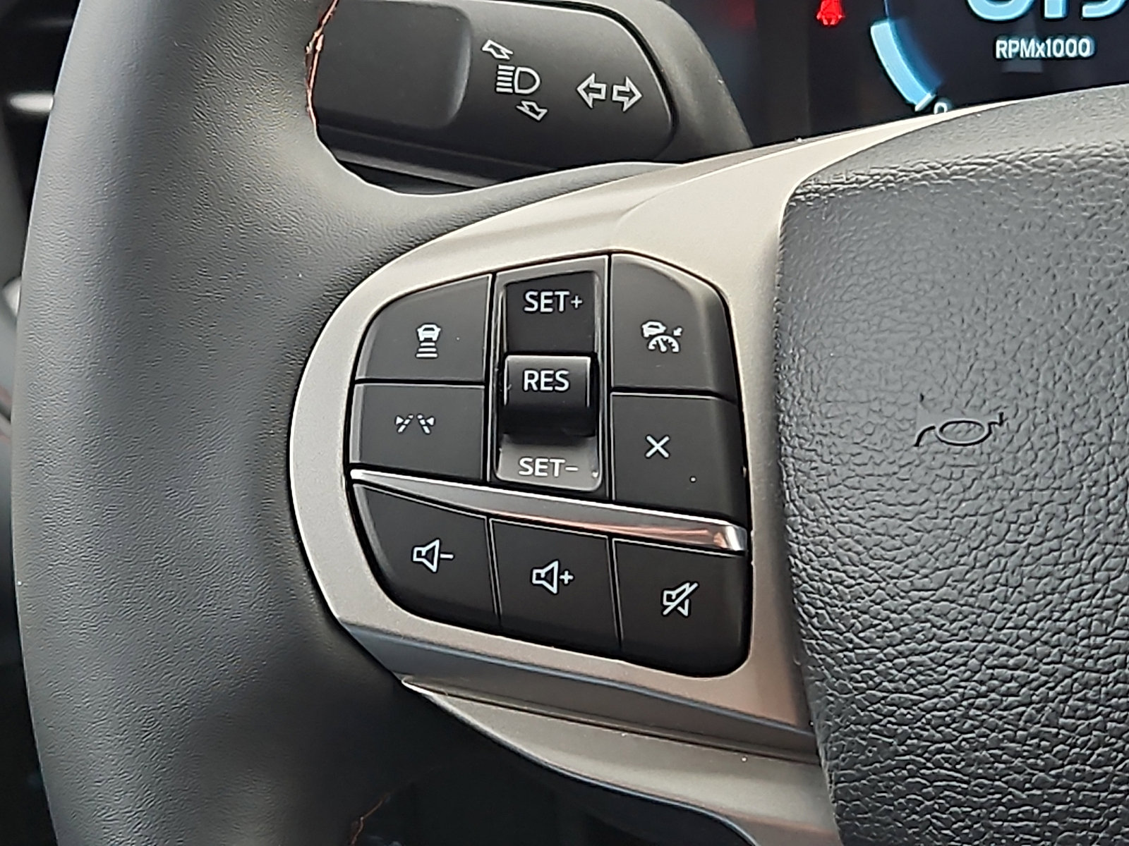 Used 2025 Ford Explorer Active image 21