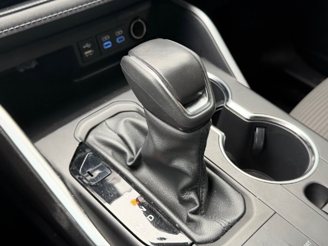 Used 2022 Toyota Highlander LE FWD image 23