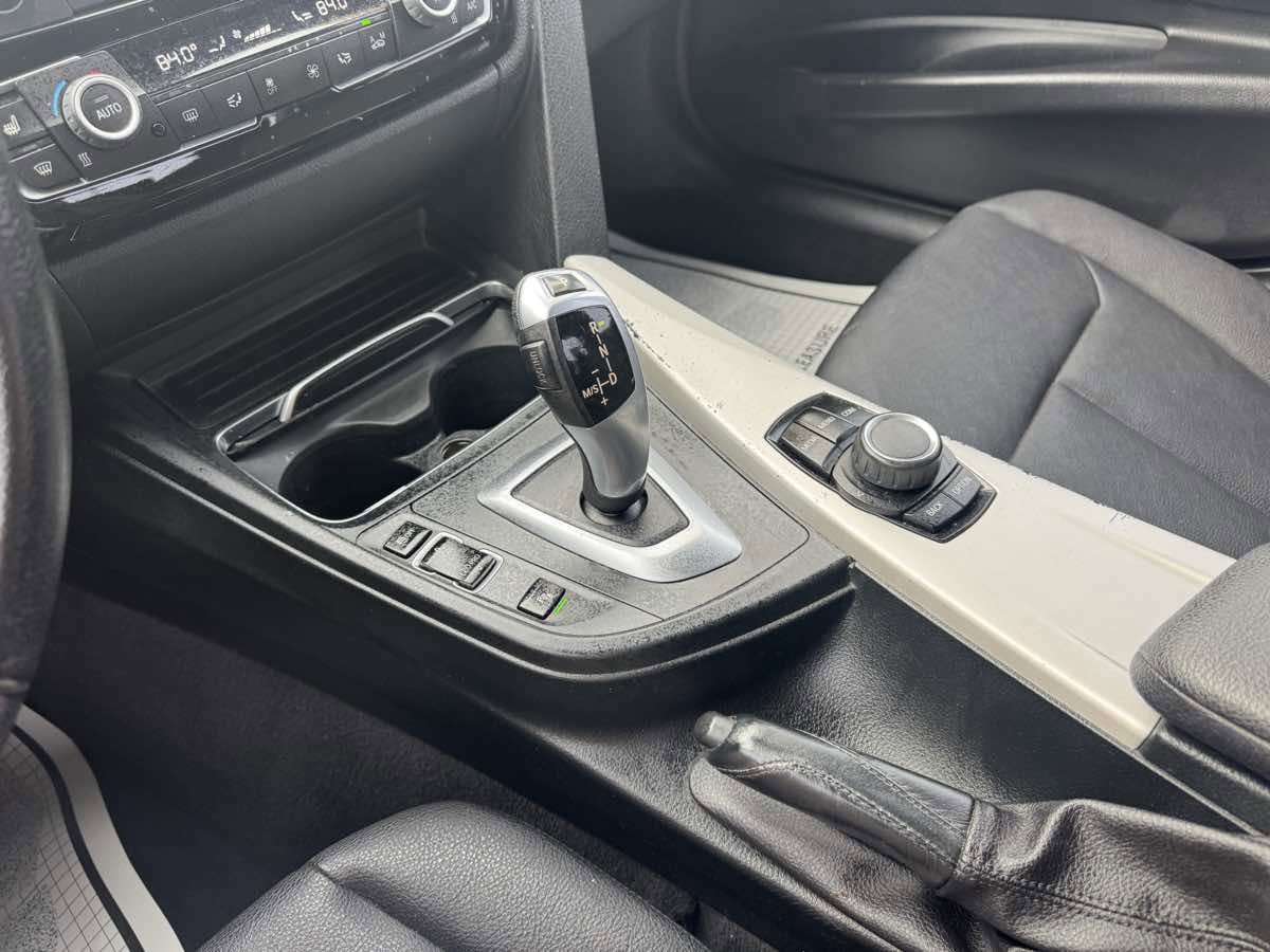 Used 2018 BMW 320i Sedan image 33