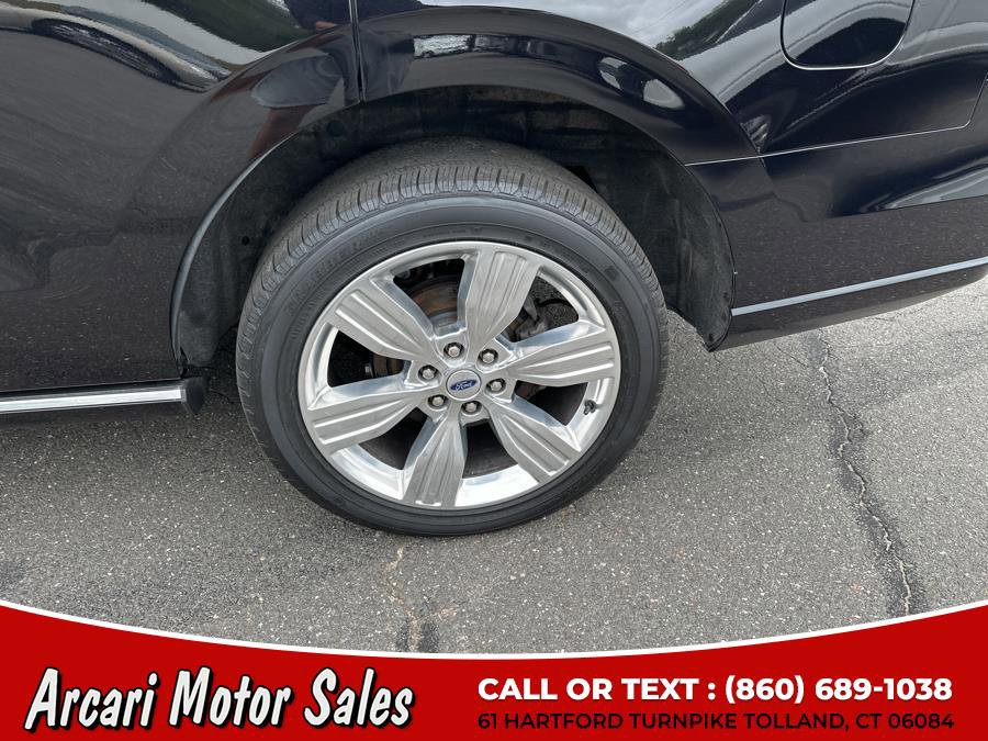Used 2023 Ford Expedition Platinum image 9