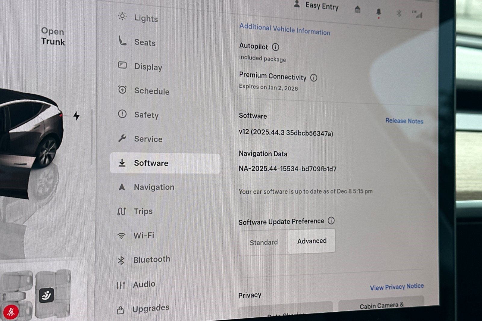 Used 2022 Tesla Model Y Long Range image 36