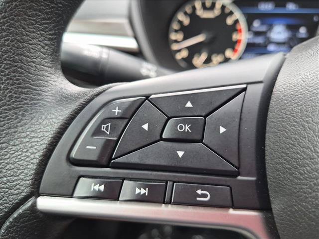 Used 2025 Nissan Altima 2.5 SV FWD image 11