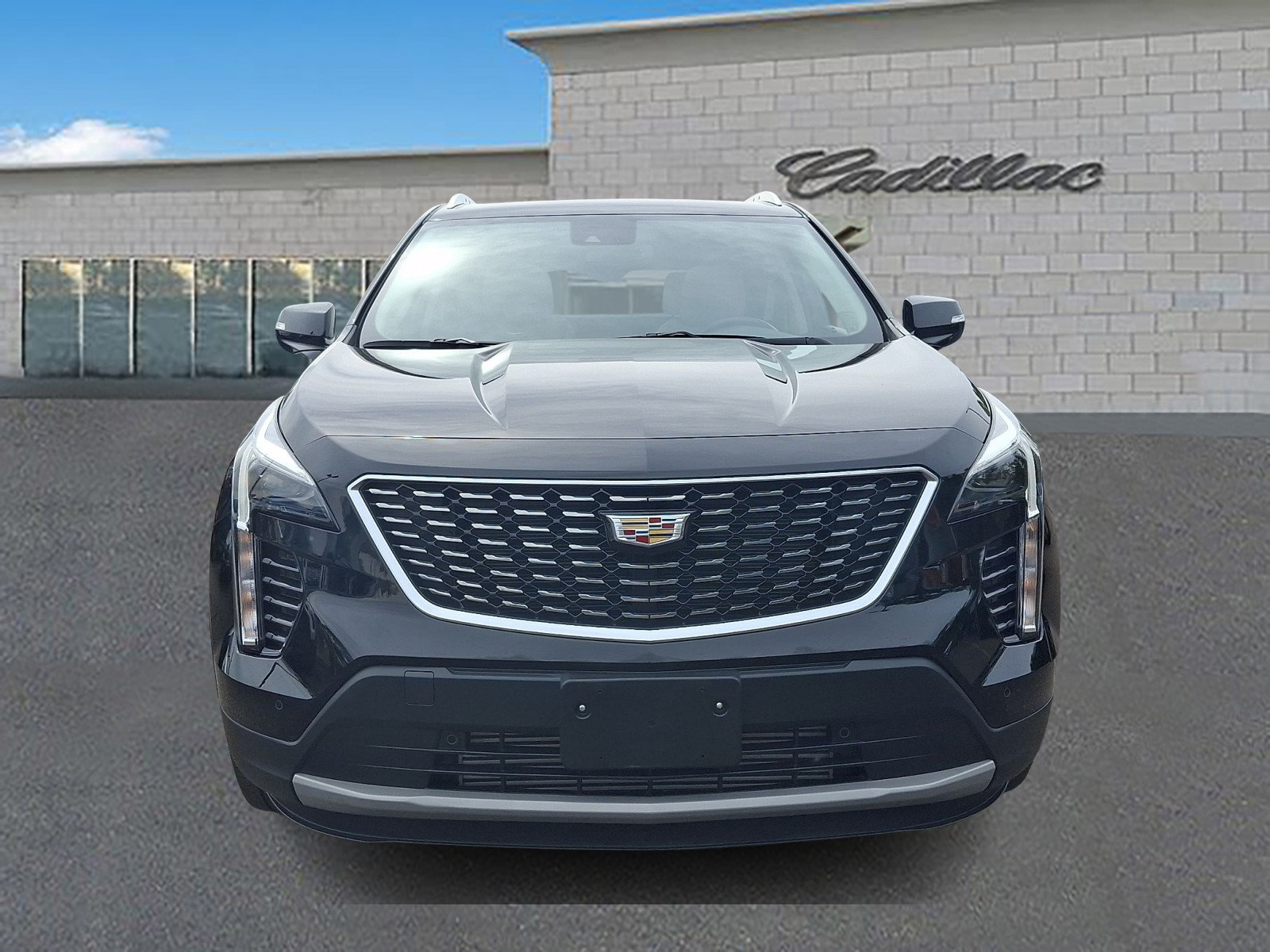 Certified 2023 Cadillac XT4 Premium Luxury w/ Cold Weather Package AWD/4WD image 2