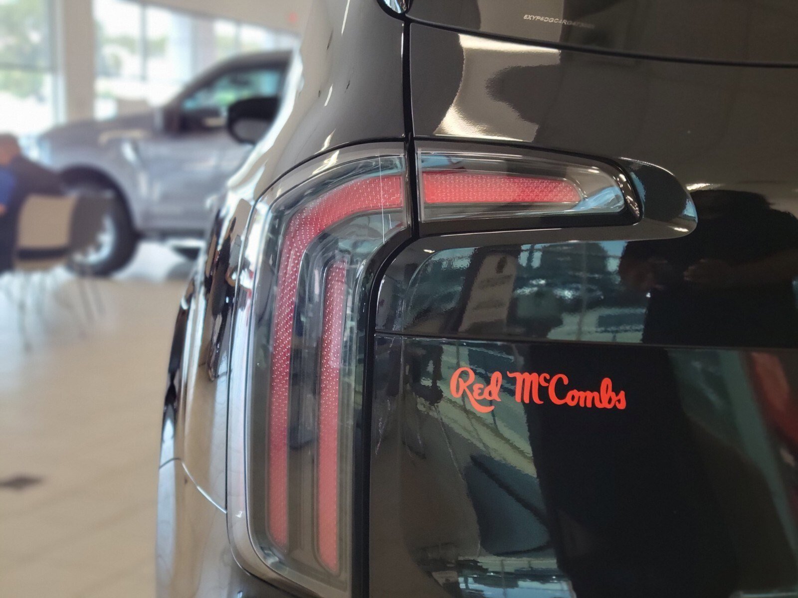 Used 2024 Kia Telluride SX w/ Towing Package image 8