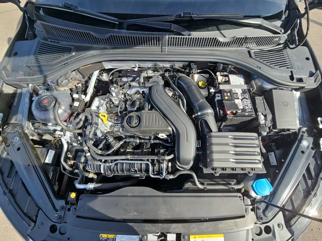 Used 2024 Volkswagen Jetta SE w/ Panoramic Sunroof Package image 18