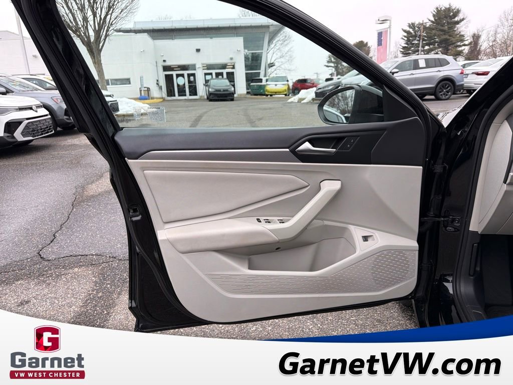 Used 2020 Volkswagen Jetta SE w/ SE Cold Weather Package image 10