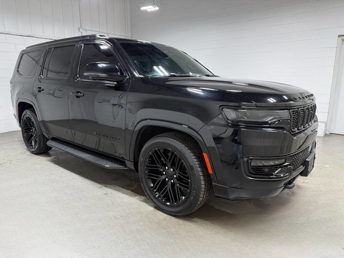 Used 2024 Jeep Wagoneer Series II w/ Convenience Group I image 3