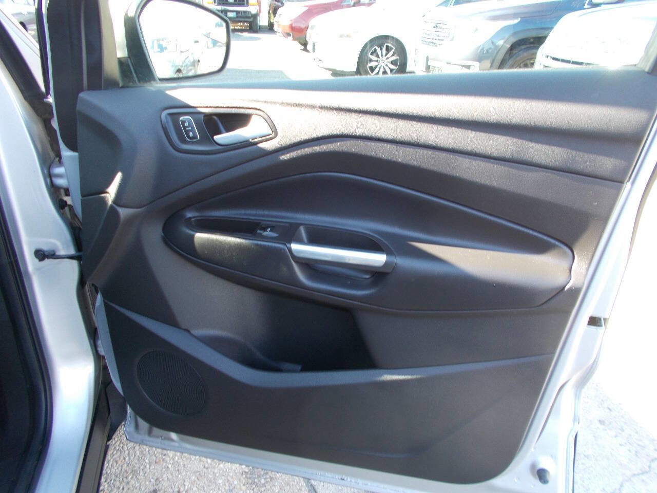 Used 2018 Ford Escape SE image 17