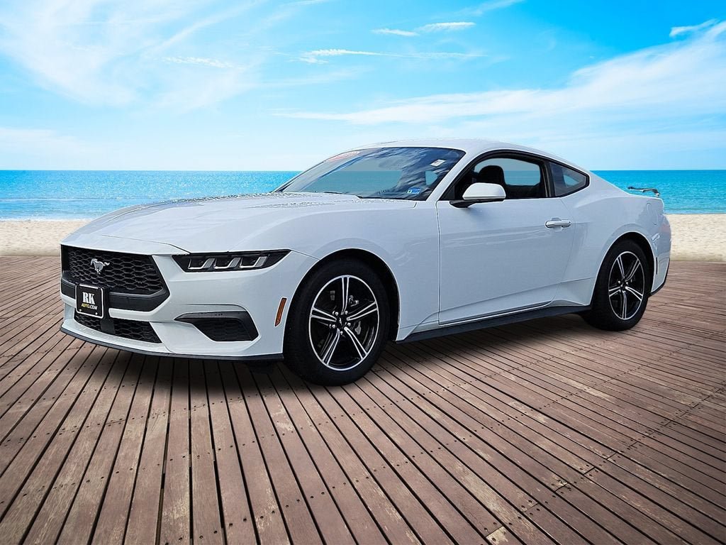 Used 2024 Ford Mustang Coupe RWD image 3