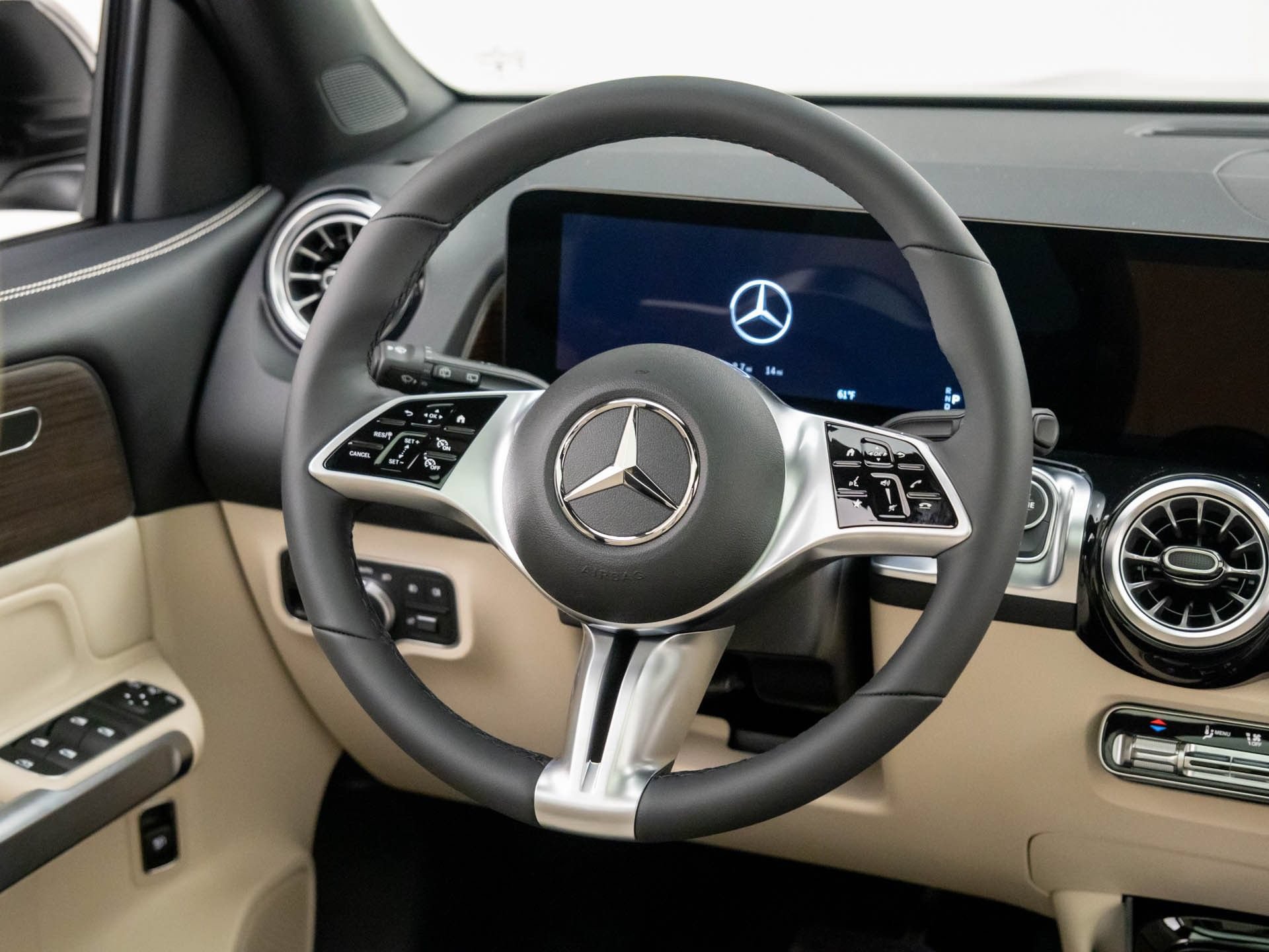 New 2026 Mercedes-Benz GLB 250 4MATIC image 11
