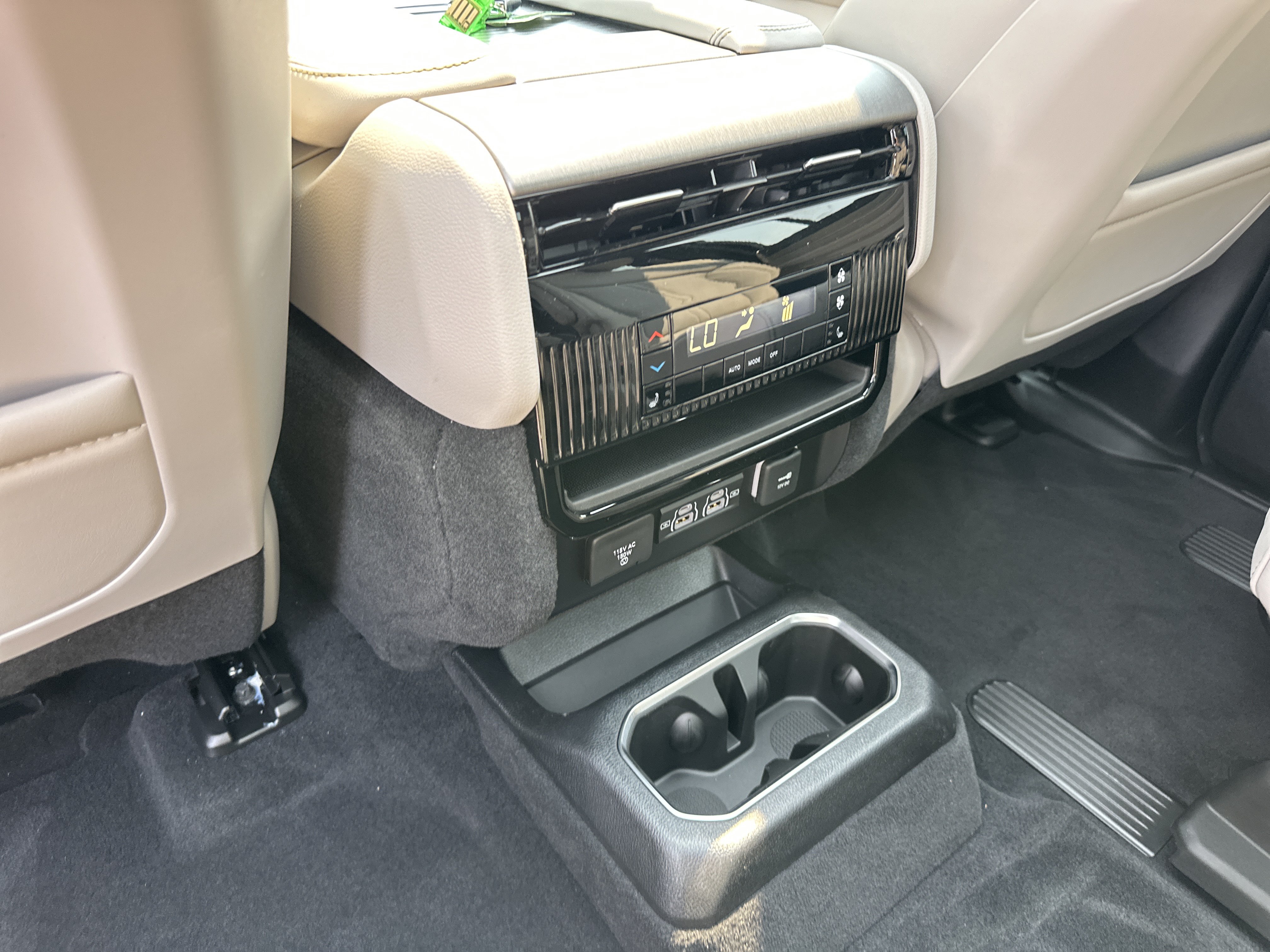 New 2026 Jeep Grand Wagoneer L Limited AWD/4WD image 30