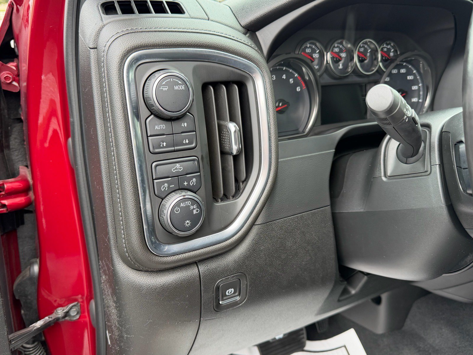 Used 2020 Chevrolet Silverado 1500 LT w/ All-Star Edition AWD/4WD image 25
