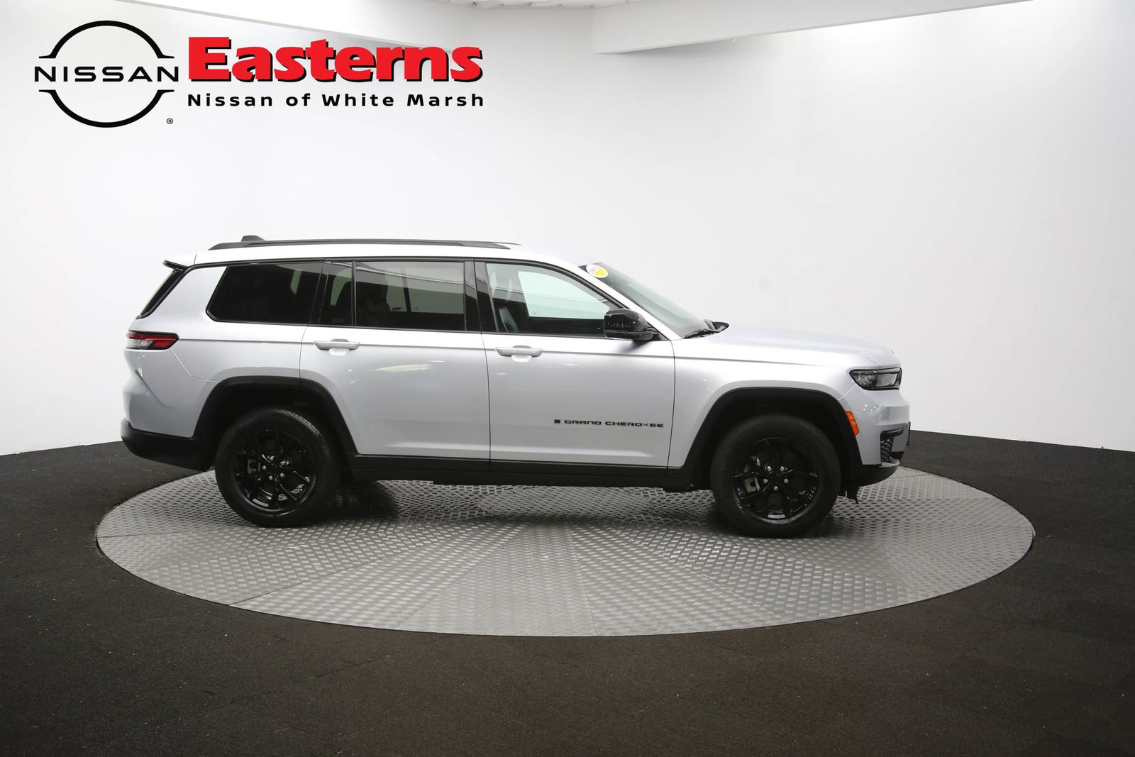 Used 2024 Jeep Grand Cherokee L Laredo image 59