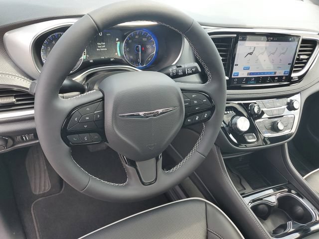New 2026 Chrysler Pacifica Limited w/ S Appearance Package AWD/4WD image 20