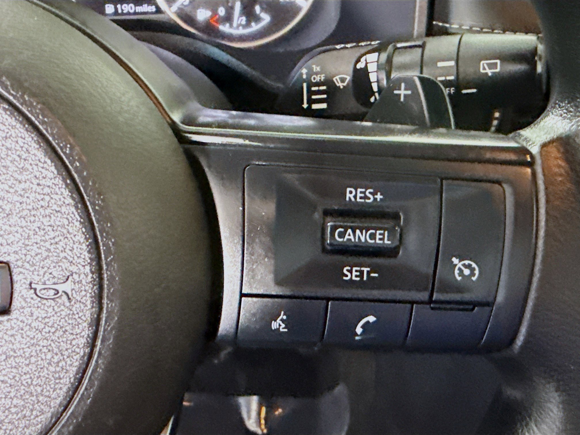 Used 2022 Nissan Rogue S image 15